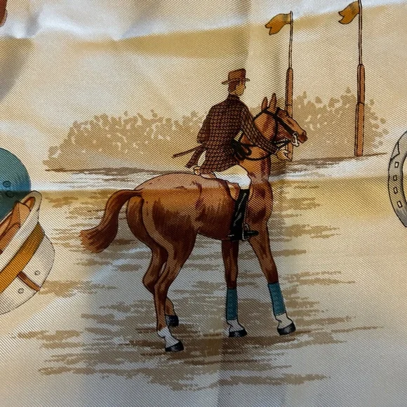 Stunning Vintage GUCCI Equestrian Scarf (great gift for horse lover/scarf lover) - Picture 13 of 16